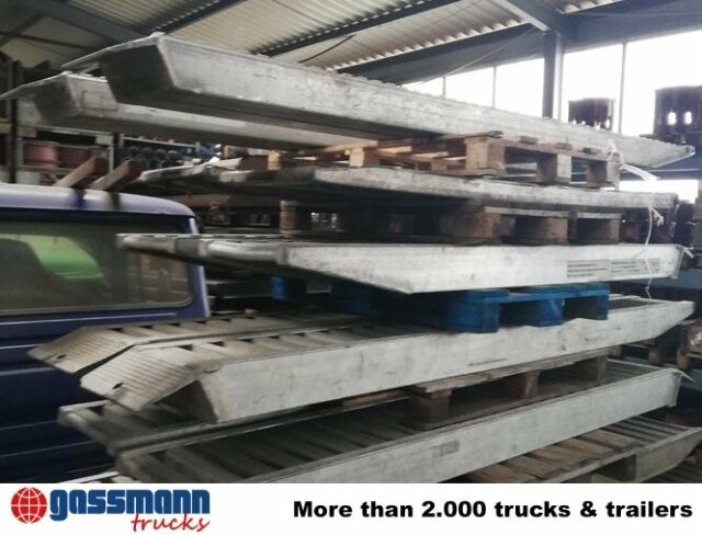 Versch. Alu Auffahrrampen - Rampă de încărcare: Foto 2 Versch. Alu Auffahrrampen - Rampă de încărcare: Foto 2