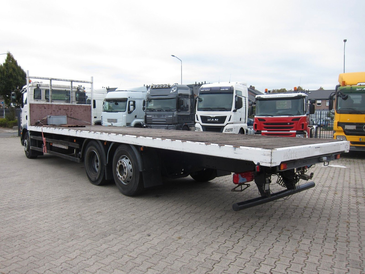 MAN TGM 26 340 6X2*4 BL Plateau Manual - Camion platformă: Foto 3 MAN TGM 26 340 6X2*4 BL Plateau Manual - Camion platformă: Foto 3
