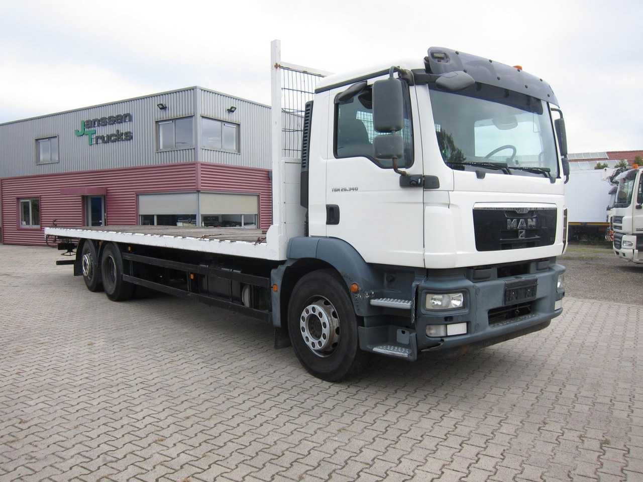 MAN TGM 26 340 6X2*4 BL Plateau Manual - Camion platformă: Foto 1 MAN TGM 26 340 6X2*4 BL Plateau Manual - Camion platformă: Foto 1