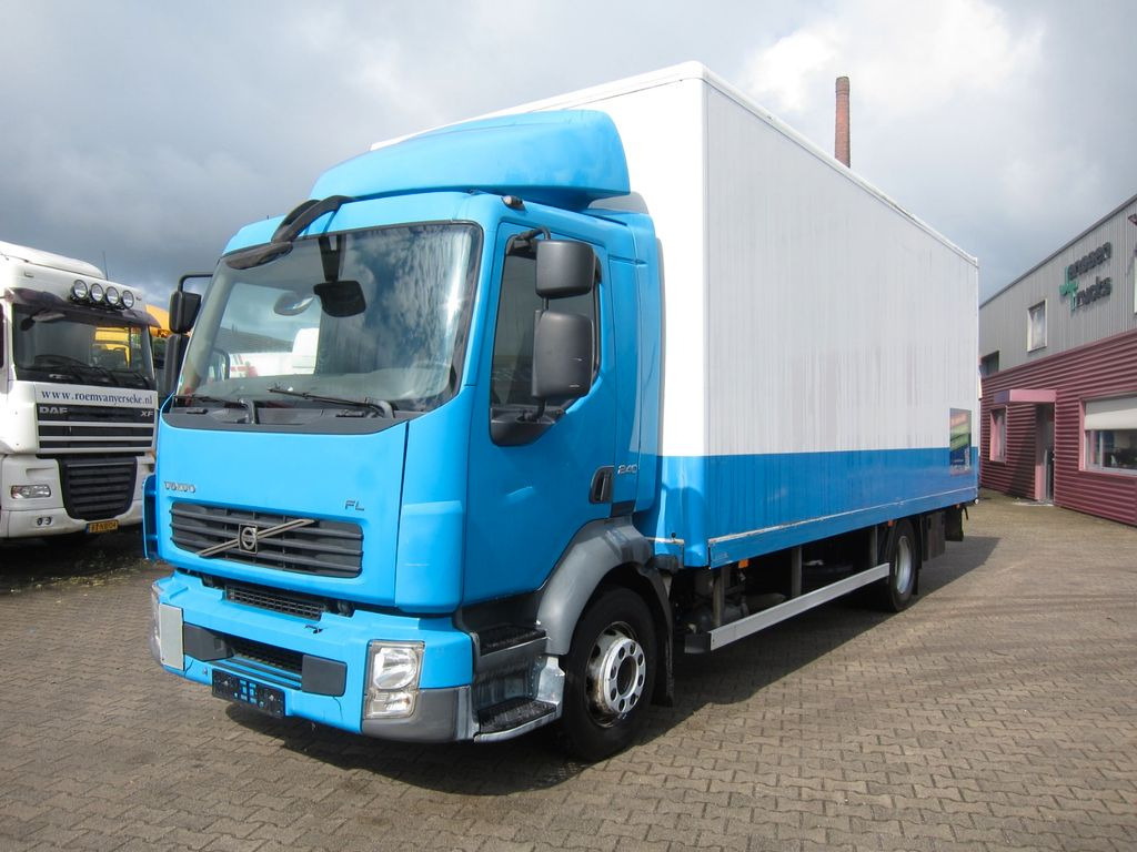 Volvo FL 240 12T Koffer Ladebordwand Manual - Camion furgon: Foto 2 Volvo FL 240 12T Koffer Ladebordwand Manual - Camion furgon: Foto 2