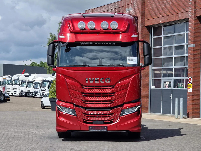 Iveco S-WAY 570 6x2 - Retarder - Full air - 3.20 WB - Navi - Cap tractor: Foto 2 Iveco S-WAY 570 6x2 - Retarder - Full air - 3.20 WB - Navi - Cap tractor: Foto 2