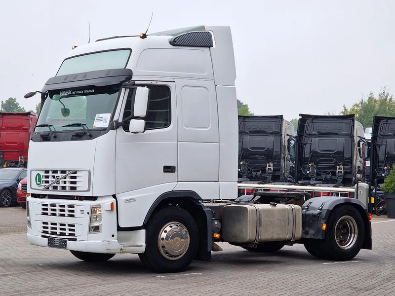Volvo FH 13.440 Globetrotter XL 4x2 - Manual gearbox - Euro 5 - Low KM - Cap tractor: Foto 3 Volvo FH 13.440 Globetrotter XL 4x2 - Manual gearbox - Euro 5 - Low KM - Cap tractor: Foto 3