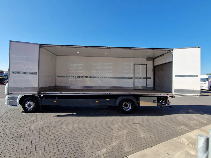 Mercedes-Benz Atego 1524 Box with sidedoors - Zepro loadlift - Full air - Euro 6 - Automatic - Camera system - Camion furgon: Foto 5 Mercedes-Benz Atego 1524 Box with sidedoors - Zepro loadlift - Full air - Euro 6 - Automatic - Camera system - Camion furgon: Foto 5