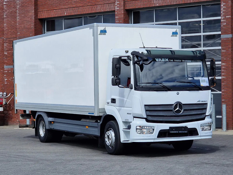 Mercedes-Benz Atego 4x2 - 170 KW/230PS - Box - Zepro loadlift - Euro 6 - Camion furgon: Foto 1 Mercedes-Benz Atego 4x2 - 170 KW/230PS - Box - Zepro loadlift - Euro 6 - Camion furgon: Foto 1