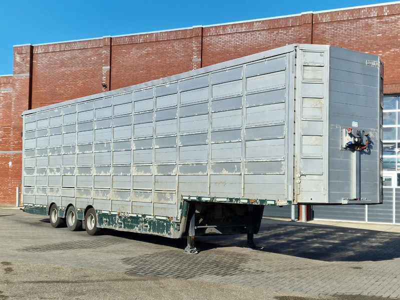 Pezzaioli 5 deck livestock trailer - Water & Ventilation - Loadlift - Folding floors - BPW Axle - 155M3 - Semiremorcă transport animale: Foto 2 Pezzaioli 5 deck livestock trailer - Water & Ventilation - Loadlift - Folding floors - BPW Axle - 155M3 - Semiremorcă transport animale: Foto 2