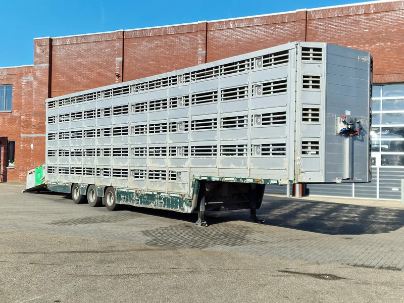 Pezzaioli 5 deck livestock trailer - Water & Ventilation - Loadlift - Folding floors - BPW Axle - 155M3 - Semiremorcă transport animale: Foto 1 Pezzaioli 5 deck livestock trailer - Water & Ventilation - Loadlift - Folding floors - BPW Axle - 155M3 - Semiremorcă transport animale: Foto 1