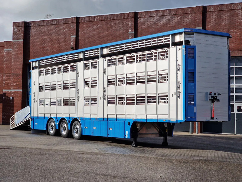 Pezzaioli New 3 stock livestock trailer 95.4M2 - Water & Ventilation - Lifting floors - Lifting roof - Lift axle - Semiremorcă transport animale: Foto 1 Pezzaioli New 3 stock livestock trailer 95.4M2 - Water & Ventilation - Lifting floors - Lifting roof - Lift axle - Semiremorcă transport animale: Foto 1
