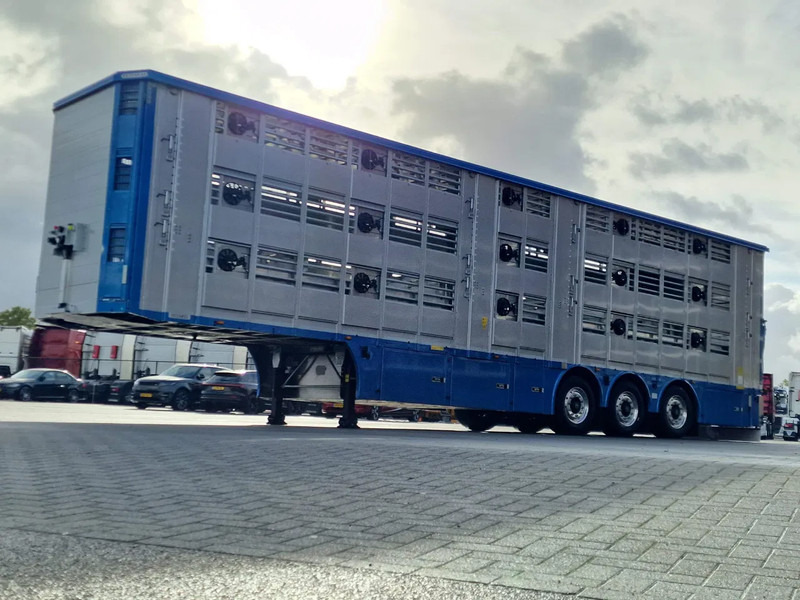 Pezzaioli New 3 stock livestock trailer 95.4M2 - Water & Ventilation - Lifting floors - Lifting roof - Lift axle - Semiremorcă transport animale: Foto 4 Pezzaioli New 3 stock livestock trailer 95.4M2 - Water & Ventilation - Lifting floors - Lifting roof - Lift axle - Semiremorcă transport animale: Foto 4