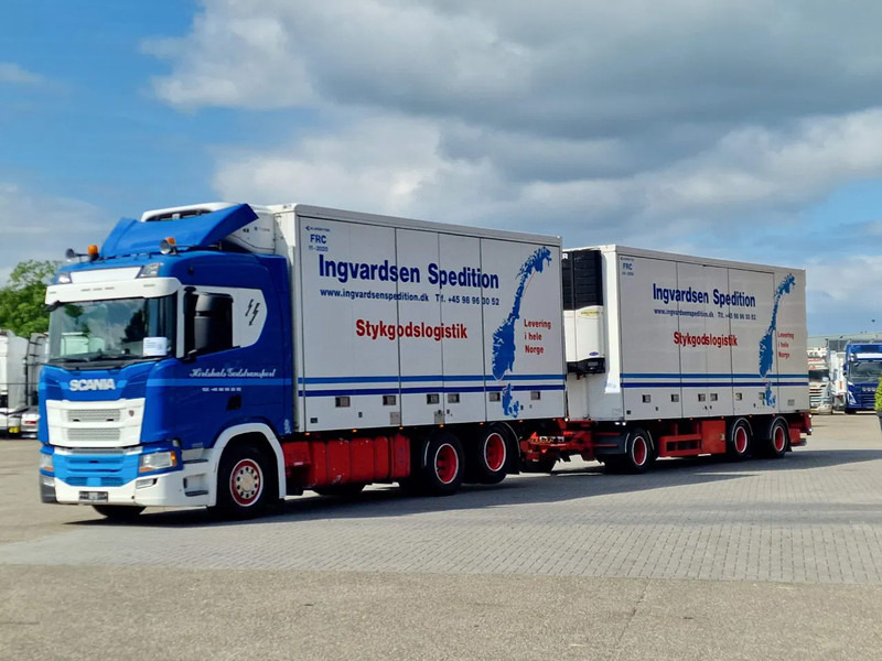 Scania R500 NGS B6X2NB / Trailer-Bygg 12-2004 / Frigobox Sidedoors / Rohrbahen / hooks - Camion frigider: Foto 3 Scania R500 NGS B6X2NB / Trailer-Bygg 12-2004 / Frigobox Sidedoors / Rohrbahen / hooks - Camion frigider: Foto 3