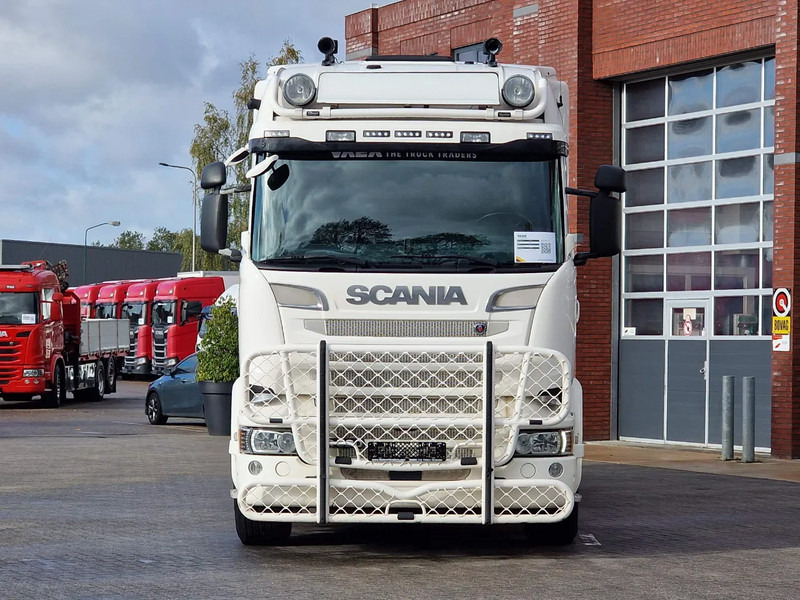 Scania R520 V8 8x2*4 - Tank - 19.000L - 4 compartments - Pump and counter - Retarder - Camion cisternă: Foto 2 Scania R520 V8 8x2*4 - Tank - 19.000L - 4 compartments - Pump and counter - Retarder - Camion cisternă: Foto 2