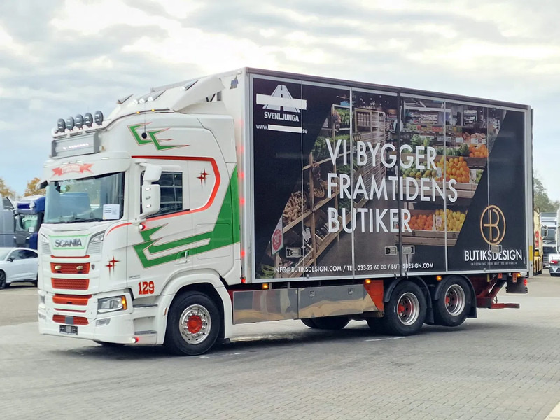 Scania R580 V8 NGS Highline 6x2 - Box with sidedoors - Loadlift - Retarder - Full air - 475 wb - Camion furgon: Foto 3 Scania R580 V8 NGS Highline 6x2 - Box with sidedoors - Loadlift - Retarder - Full air - 475 wb - Camion furgon: Foto 3