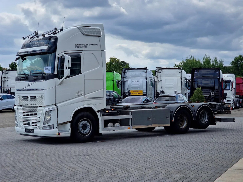 Volvo FH 13.500 Globetrotter XL 6x2 - BDF - Retarder - I parkcool - Full air - 4.90 WB - Camion transport containere/ Swap body: Foto 3 Volvo FH 13.500 Globetrotter XL 6x2 - BDF - Retarder - I parkcool - Full air - 4.90 WB - Camion transport containere/ Swap body: Foto 3