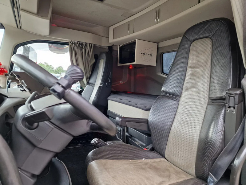 Camion forestier, Camion cu macara Volvo FH 13.540 6x4 - HIAB / Loglift F125Z 80 Crane - Krane - Grua year 2019: Foto 12