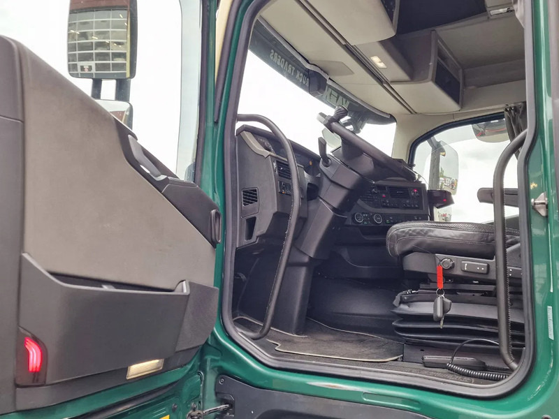 Camion forestier, Camion cu macara Volvo FH 13.540 6x4 - HIAB / Loglift F125Z 80 Crane - Krane - Grua year 2019: Foto 11