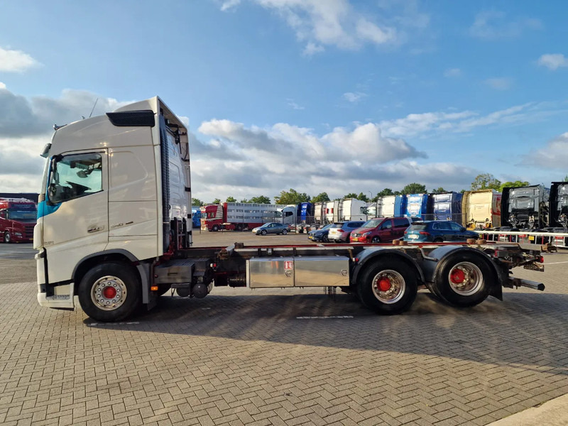 Volvo FH 13.540 Globetrotter 6x2 - BDF - 4.90 WB - Full air - VEB + - Camion transport containere/ Swap body: Foto 4 Volvo FH 13.540 Globetrotter 6x2 - BDF - 4.90 WB - Full air - VEB + - Camion transport containere/ Swap body: Foto 4