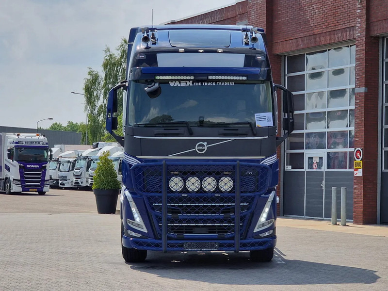 Volvo FH 13.540 Globetrotter XL 6x2 - Retarder - Full air - 4.60 WB - I shift dual clutch - Camion şasiu: Foto 2 Volvo FH 13.540 Globetrotter XL 6x2 - Retarder - Full air - 4.60 WB - I shift dual clutch - Camion şasiu: Foto 2