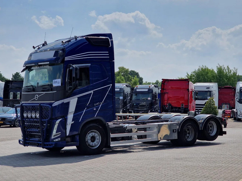 Volvo FH 13.540 Globetrotter XL 6x2 - Retarder - Full air - 4.60 WB - I shift dual clutch - Camion şasiu: Foto 3 Volvo FH 13.540 Globetrotter XL 6x2 - Retarder - Full air - 4.60 WB - I shift dual clutch - Camion şasiu: Foto 3