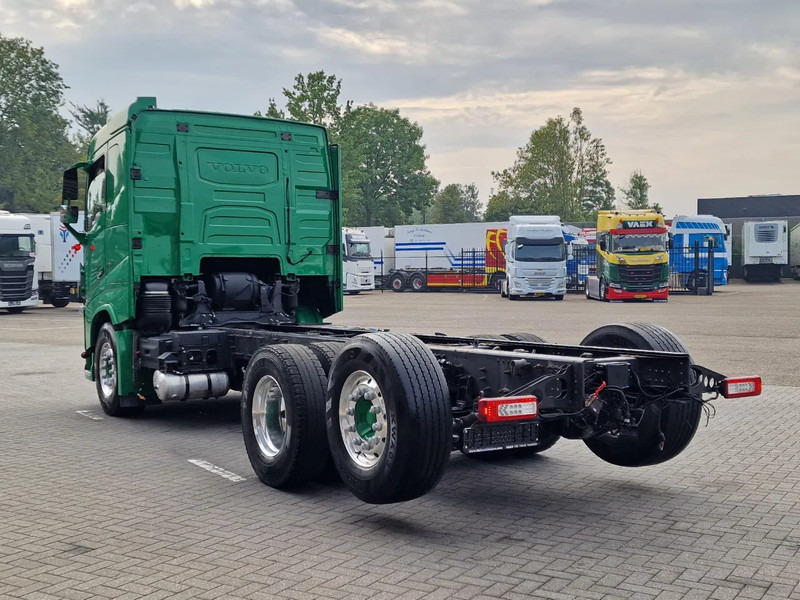 Volvo FH 16.750 Lowroof 6x2*4 - Chassis - 4.30 WB - Steering axle - Retarder - Custom interior - Camion şasiu: Foto 5 Volvo FH 16.750 Lowroof 6x2*4 - Chassis - 4.30 WB - Steering axle - Retarder - Custom interior - Camion şasiu: Foto 5