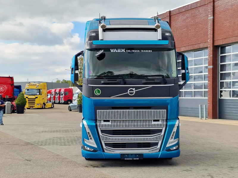 Volvo FH 500 4x2XL Cartransporter "Blyss" Low Kilometer!, in new condition! - Camion transport auto: Foto 3 Volvo FH 500 4x2XL Cartransporter "Blyss" Low Kilometer!, in new condition! - Camion transport auto: Foto 3