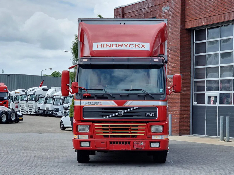 Volvo FM 250 4x- Livestock 2 deck - Lifting floors - Loadlift - Manual gearbox - Camion transport animale: Foto 2 Volvo FM 250 4x- Livestock 2 deck - Lifting floors - Loadlift - Manual gearbox - Camion transport animale: Foto 2