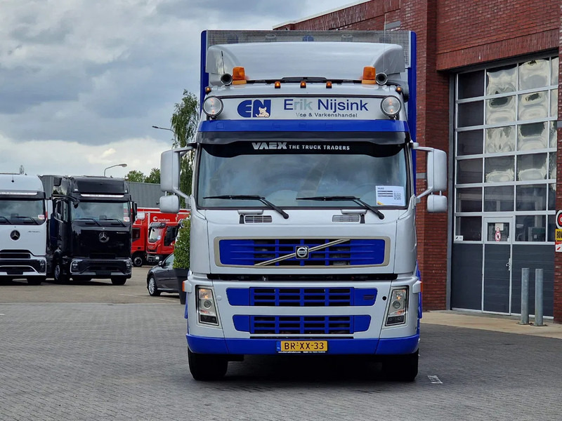 Volvo FM 380 6x2 - 2/3 stock Berdex Livestock - 54M3 - Weighbridge - I shift - Camion transport animale: Foto 2 Volvo FM 380 6x2 - 2/3 stock Berdex Livestock - 54M3 - Weighbridge - I shift - Camion transport animale: Foto 2