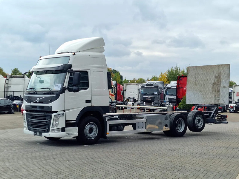 Volvo FM 380 Globetrotter 6x2 Chassis - Loadlift - 4.90 WB - Full air - Low KM - Camion şasiu: Foto 3 Volvo FM 380 Globetrotter 6x2 Chassis - Loadlift - 4.90 WB - Full air - Low KM - Camion şasiu: Foto 3