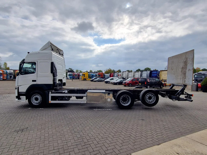 Volvo FM 380 Globetrotter 6x2 Chassis - Loadlift - 4.90 WB - Full air - Low KM - Camion şasiu: Foto 4 Volvo FM 380 Globetrotter 6x2 Chassis - Loadlift - 4.90 WB - Full air - Low KM - Camion şasiu: Foto 4
