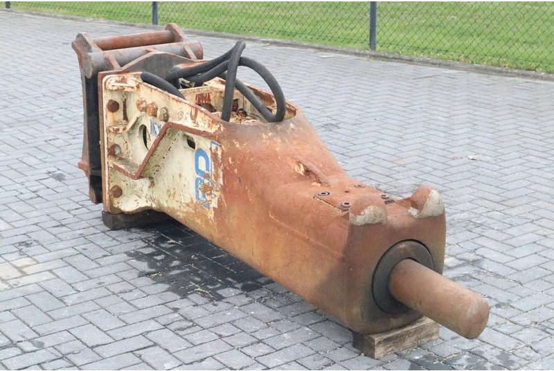 Furukawa F35 HAMMER | S70 | 25 TO 40 TON | HYDRAULIC BREAKER - Ataşament pentru Utilaje constructii: Foto 2 Furukawa F35 HAMMER | S70 | 25 TO 40 TON | HYDRAULIC BREAKER - Ataşament pentru Utilaje constructii: Foto 2