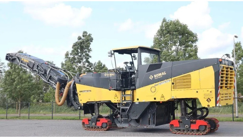 Bomag BM 2200/75 | COLD PLANER | NEW CONDITION! - Maşină de asfaltat: Foto 2 Bomag BM 2200/75 | COLD PLANER | NEW CONDITION! - Maşină de asfaltat: Foto 2