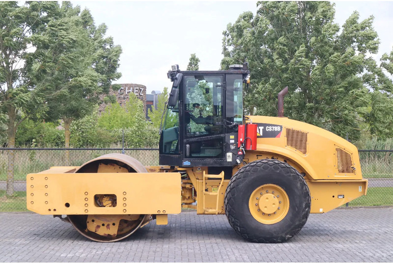 Caterpillar CS78B | TRIMBLE GPS | GOOD CONDITION - Cilindru compactor: Foto 1 Caterpillar CS78B | TRIMBLE GPS | GOOD CONDITION - Cilindru compactor: Foto 1