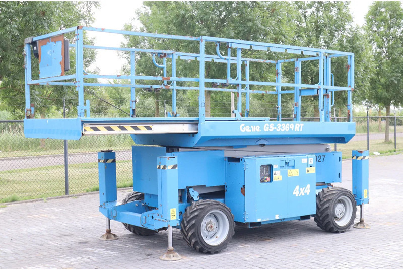 Genie GS-3369 RT | 12 METER | ROUGH TERRAIN - Platforma foarfeca: Foto 2 Genie GS-3369 RT | 12 METER | ROUGH TERRAIN - Platforma foarfeca: Foto 2