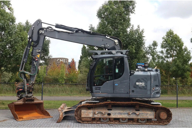 Liebherr R920 K LC COMPACT | BLADE | ROTOTILT | OILQUICK | MAGNET - Excavator pentru demolări: Foto 1 Liebherr R920 K LC COMPACT | BLADE | ROTOTILT | OILQUICK | MAGNET - Excavator pentru demolări: Foto 1