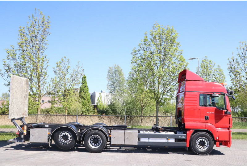 MAN TGS 26.360 | 6X2 | BDF | ONLY 80.000 KM! | EURO 5 - Camion transport containere/ Swap body: Foto 3 MAN TGS 26.360 | 6X2 | BDF | ONLY 80.000 KM! | EURO 5 - Camion transport containere/ Swap body: Foto 3