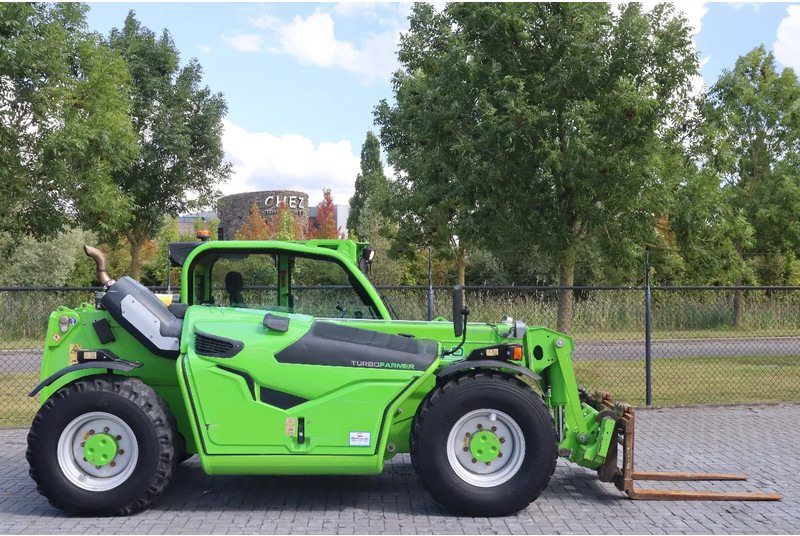 Merlo TF33.7-115LC TURBOFARMER | 40KM/H | BSS | FORKS | BUCKET - Stivuitor telescopic: Foto 4 Merlo TF33.7-115LC TURBOFARMER | 40KM/H | BSS | FORKS | BUCKET - Stivuitor telescopic: Foto 4