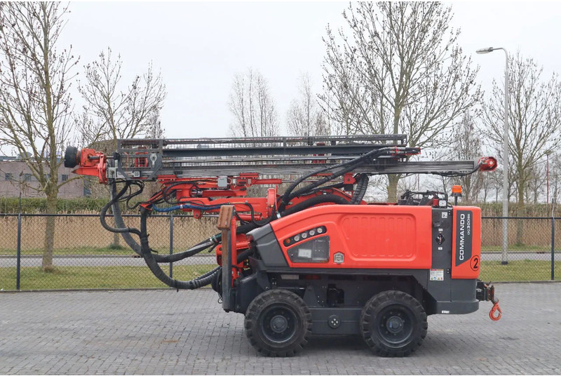 Sandvik 2 PIECES COMMANDO DC 300 RI S5 | ONLY 470 DRILLING HOURS - Maşină de foraj: Foto 4 Sandvik 2 PIECES COMMANDO DC 300 RI S5 | ONLY 470 DRILLING HOURS - Maşină de foraj: Foto 4
