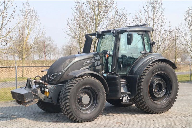 Valtra T234 D UNLIMITED | FRONT PTO | 53 KM/H | FULL OPTION - Tractor agricol: Foto 2 Valtra T234 D UNLIMITED | FRONT PTO | 53 KM/H | FULL OPTION - Tractor agricol: Foto 2