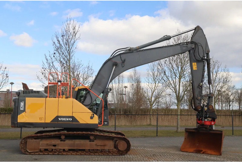 Volvo EC250EL | EC 250 EL | ROTOTILT | BUCKET - Excavator pe şenile: Foto 4 Volvo EC250EL | EC 250 EL | ROTOTILT | BUCKET - Excavator pe şenile: Foto 4