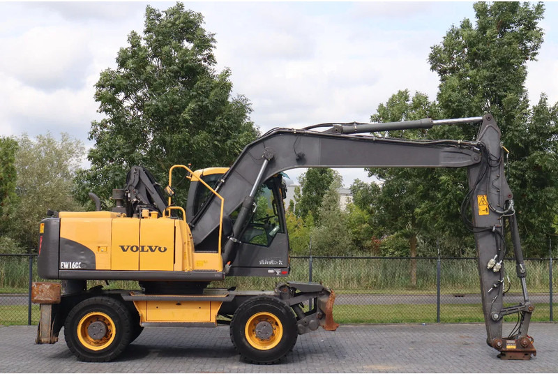 Volvo EW160 C | QUICK COUPLER | ELEVATING CABIN | UMSCHLAG - Excavator pentru manipulare de materiale: Foto 4 Volvo EW160 C | QUICK COUPLER | ELEVATING CABIN | UMSCHLAG - Excavator pentru manipulare de materiale: Foto 4