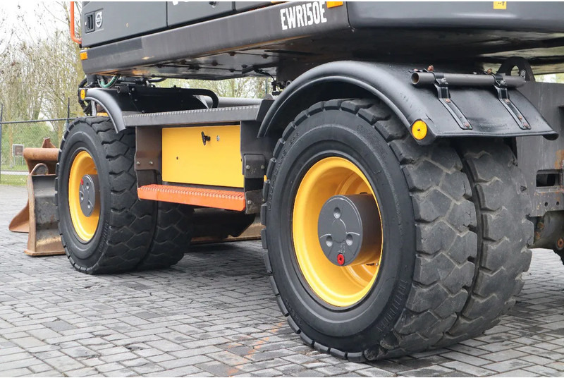 Leasing de Volvo EWR 150 E | ROTOTILT | BUCKET | TRAILER HYDR Volvo EWR 150 E | ROTOTILT | BUCKET | TRAILER HYDR: Foto 12 Leasing de Volvo EWR 150 E | ROTOTILT | BUCKET | TRAILER HYDR Volvo EWR 150 E | ROTOTILT | BUCKET | TRAILER HYDR: Foto 12