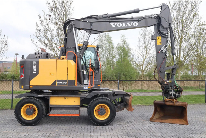 Volvo EWR 170 E | ROTOTILT | BUCKET | DOZERBLADE | TRAILER HYDR - Excavator pe roţi: Foto 4 Volvo EWR 170 E | ROTOTILT | BUCKET | DOZERBLADE | TRAILER HYDR - Excavator pe roţi: Foto 4