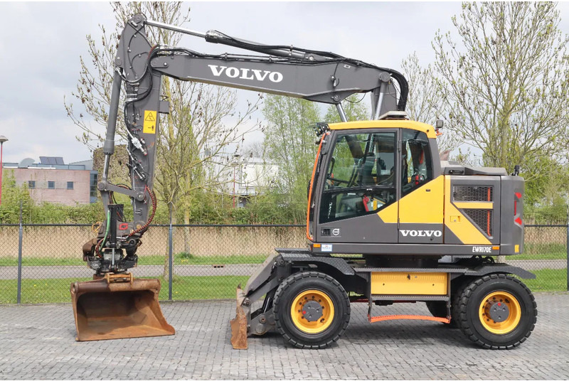 Volvo EWR 170 E | ROTOTILT | BUCKET | DOZERBLADE | TRAILER HYDR - Excavator pe roţi: Foto 1 Volvo EWR 170 E | ROTOTILT | BUCKET | DOZERBLADE | TRAILER HYDR - Excavator pe roţi: Foto 1