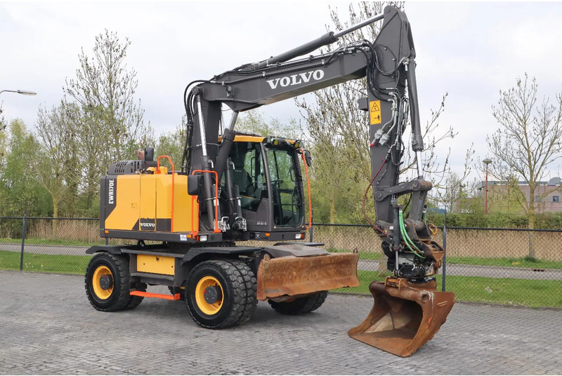 Volvo EWR 170 E | ROTOTILT | BUCKET | DOZERBLADE | TRAILER HYDR - Excavator pe roţi: Foto 5 Volvo EWR 170 E | ROTOTILT | BUCKET | DOZERBLADE | TRAILER HYDR - Excavator pe roţi: Foto 5