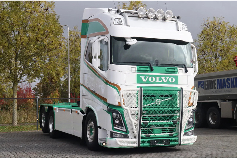 Volvo FH 16.750 | 6X2*4 | RETARDER | STEERING AXLE | JOAB HOOK | EURO 6 - Camion cu cârlig: Foto 2 Volvo FH 16.750 | 6X2*4 | RETARDER | STEERING AXLE | JOAB HOOK | EURO 6 - Camion cu cârlig: Foto 2