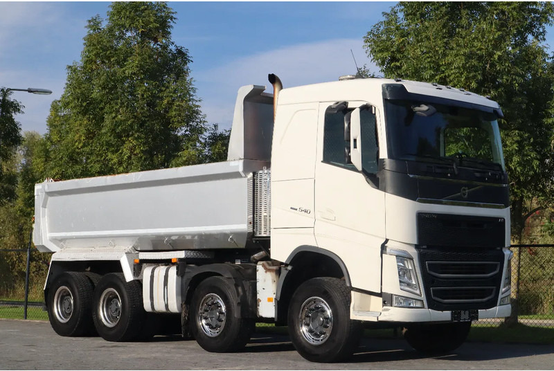 Volvo FH 540 | 8X4 | BIG AXLES | RETARDER | EURO 6 - Camion basculantă: Foto 2 Volvo FH 540 | 8X4 | BIG AXLES | RETARDER | EURO 6 - Camion basculantă: Foto 2
