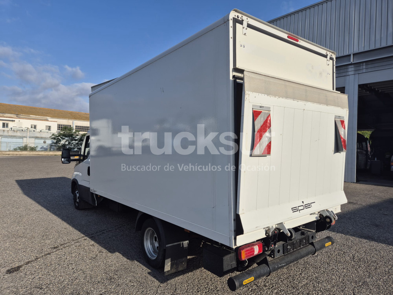 IVECO DAILY 35C16H - Autoutilitară box: Foto 5 IVECO DAILY 35C16H - Autoutilitară box: Foto 5