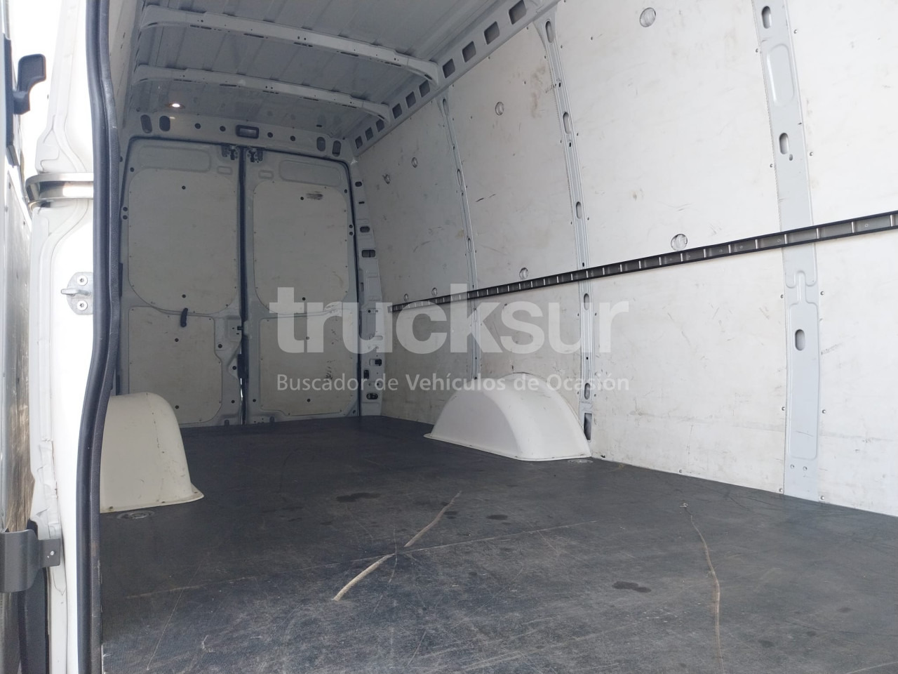 Autoutilitară box IVECO DAILY 35S16 16M3: Foto 7