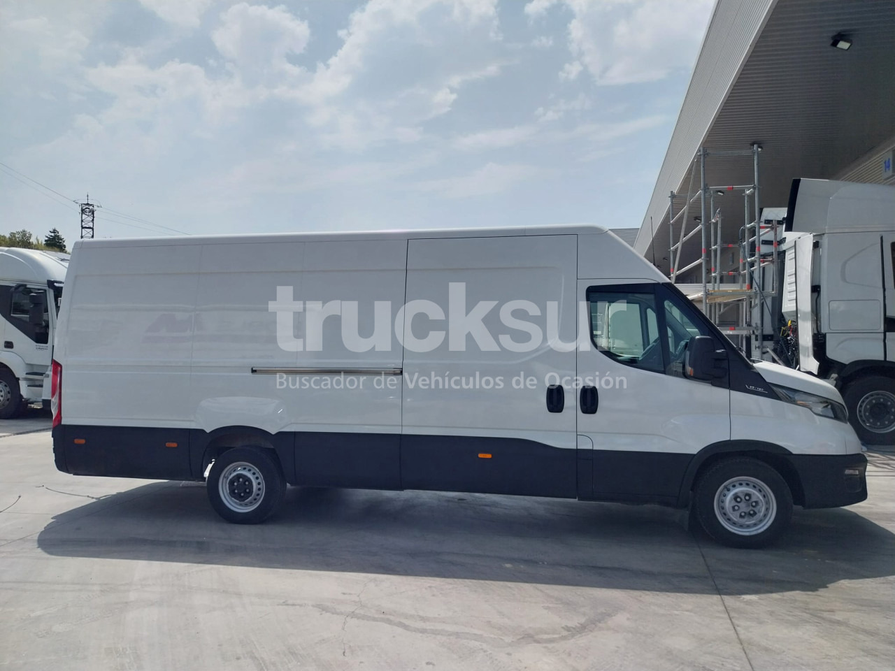 Autoutilitară box IVECO DAILY 35S16 16M3: Foto 6