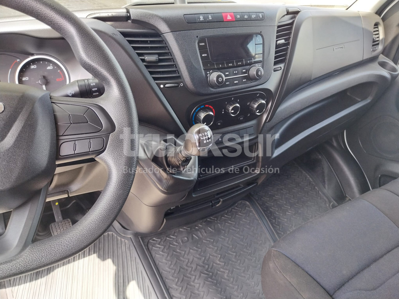 Autoutilitară box IVECO DAILY 35S16 16M3: Foto 11