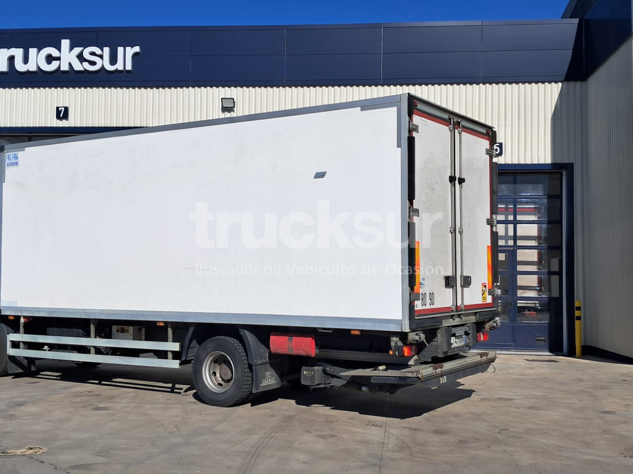 RENAULT D13.240 - Camion frigider: Foto 3 RENAULT D13.240 - Camion frigider: Foto 3