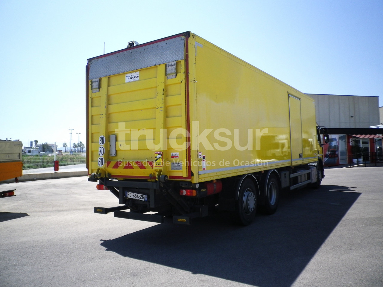 RENAULT D380.26 6X2*4 ejes 6x2*4 - Camion furgon: Foto 4 RENAULT D380.26 6X2*4 ejes 6x2*4 - Camion furgon: Foto 4